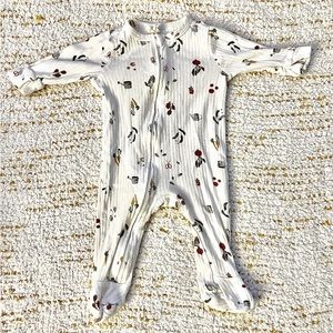 Unisex Montessori veggie footie